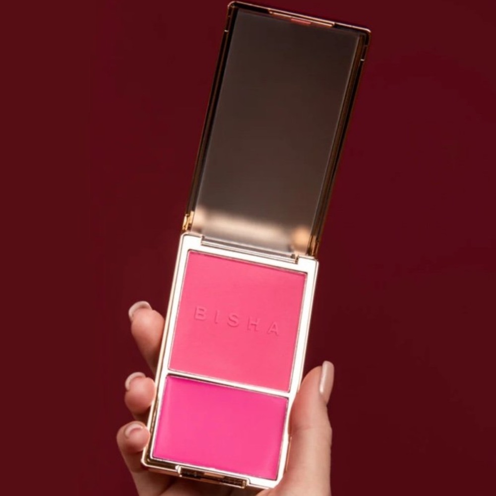 Bisha Dubai crème powder palette